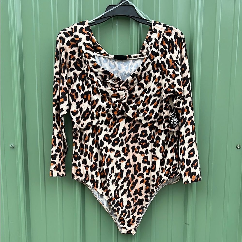 Women’s Soft Stretchy Leopard Print Bodysuit Size 2X